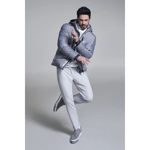 Erkek Gri Su İtici Kumaşlı Çıkma Kapüşonlu Şişme Mont A32Y6014