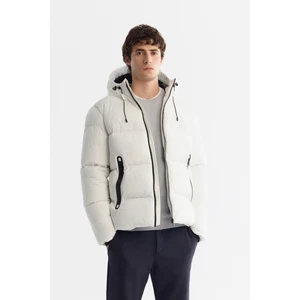 Avva Erkek Beyaz Kapüşonlu Su İtici Rüzgar Geçirmez -5°C Dayanıklı Şişme Comfort Fit Mont B006046