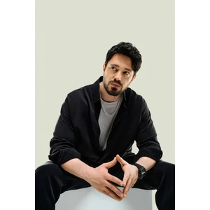 Avva Erkek Siyah Soft Touch Alttan Britli Yaka Soft Touch Oversize Fit Gömlek A41Y2168