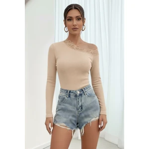 Dantelli Çapraz Yaka Slim Fit Bluz