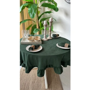 Decamor Home Kadife Dokulu Zümrüt Yeşili Fırfırlı Yuvarlak Masa Örtüsü Leke Tutmaz (Peçetesiz)