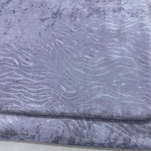 Koltuk Çekyat Örtüsü – Kaymaz Tabanlı Süngerli Kadife Kumaş Gri Gofraj Baskı