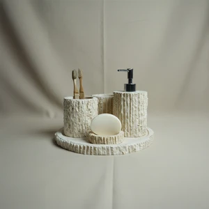 Traverten Mermer Banyo Seti 5’li – El Yapımı Doğal Taş Banyo Aksesuar ve Dekorasyon Seti