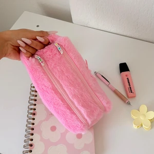 Double Softy Kalemlik/ Iki Fermuarlı/ Çift Bölmeli/ Makyaj Çantası/ Peluş/ Tüylü