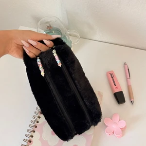 Double Softy Kalemlik/ Iki Fermuarlı/ Çift Bölmeli/ Makyaj Çantası/ Peluş/ Tüylü