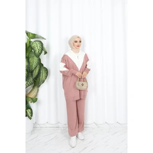 Zarif Yaka Detaylı Triko Takım