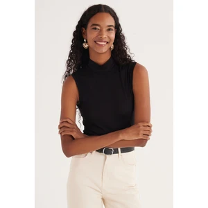 Kadın Regular Fit Klasik Kesim Viskon Kumaş Balıkçı Yaka Sıfır Kol Siyah Bluz