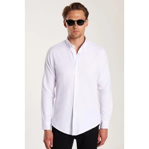Erkek Slim Fit Dar Kesim Uzun Kollu Pamuklu Oxford Doku Kolay Ütü Beyaz Düğmeli Yaka Gömlek