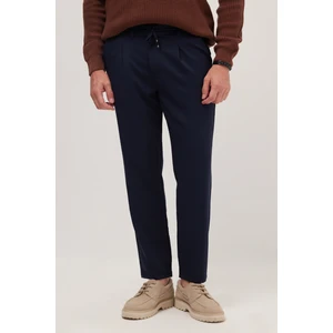 Erkek Slim Fit Dar Kesim Lastikli Bağcık Detaylı Lacivert Pantolon