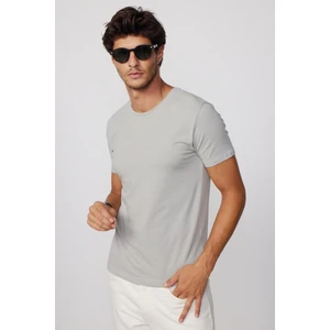 Erkek Slim Fit Dar Kesim Pamuklu Yumuşak Doku Likralı Esnek Kumaş Basic Gri Bisiklet Yaka Tişört