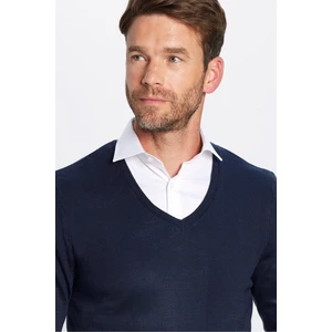 Erkek Standart Fit Normal Kesim Yumuşak Dokulu Tüylenmeyen Lacivert V Yaka Triko Kazak