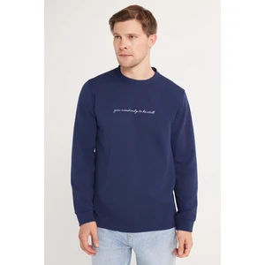 Erkek Standart Fit Pamuklu Bisiklet Yaka Şardonlu Baskılı İndigo Sweatshirt