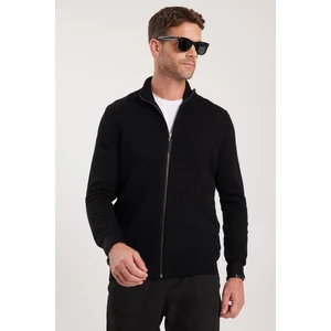 Erkek Standart Fit Normal Kesim Desenli Yarım Balıkçı Yaka Fermuarlı Siyah Hırka