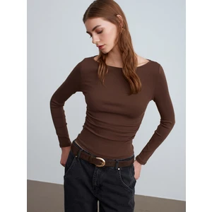 31401 Büzgülü Kayık Yaka Top-Açık Kahve