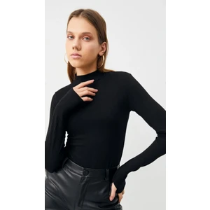 Kadın Parmak Detaylı Body