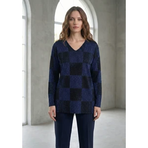 T Guel Kadın Kare Desenli Lacivert-Siyah V Yaka Simli Kazak