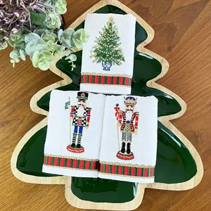 Ge Living 3’lü Set Dekoratif Yılbaşı Ağacı & Nutcracker Desenli Misafir Havlusu – Yeni Yıl Serisi