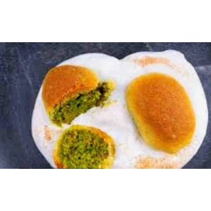 KEYİFLE-YE MERSİN'NİN MEŞHUR KEREBİÇ TATLISI Oval Tipi Biçimde Olup (Içli Köfte Şeklinde) ve Kendine Has Köpüğü Ile Hazılanan Özel Bir Tatlıdır.