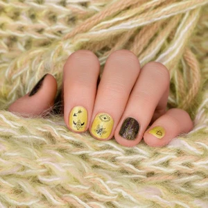 Minimal Tırnak Dövmesi