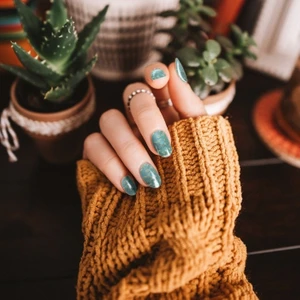 Badem Çiçekleri Tırnak Dövmesi