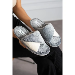 Bella Çapraz Kadın Ev Terliği Kışlık Terlik Sessiz Taban