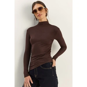 Kadın Soft Touch Yarım Balıkçı Yaka Büzgülü Basic Bluz