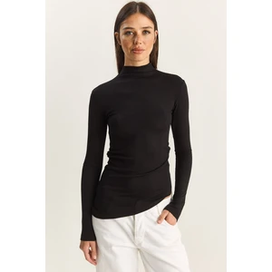 Kadın Soft Touch Yarım Balıkçı Yaka Büzgülü Basic Bluz