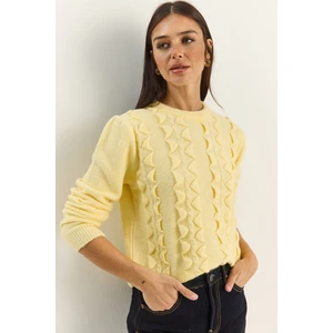 Kadın Bisiklet Yaka Fırfırlı Yumoş Triko Kazak