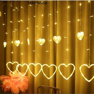 Kalp Perde LED 8 Fonksiyonluperdeye Takılan Kalpli ve Gün Işığı Tonunda 3,5 Metre
