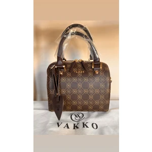 Klasik Askılı Çanta. En 20 cm Boy 18 cm