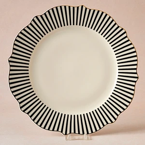 New Romantic Ince Çizgili Servis Tabağı 27 cm Siyah