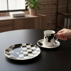 Güral Porselen Camelia Tek Kişilik 3 Parça Kupa ve Yemek Takımı Seti Satranç At