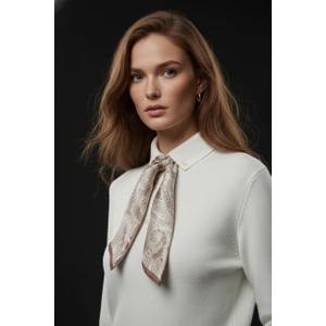 Studio Fashion 1988 Kadın Ekru Polo Yaka Yumuşak Dokulu Fularlı Kazak