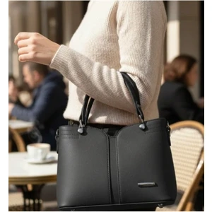 Bayan Omuz Çantası