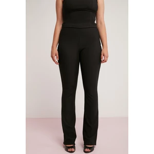 Larıssa Kadın Fittilli Interlok Vücudu Tamamen Saran Esnek Flare Siyah Büyük Beden Pantolon