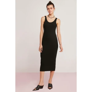 Della Kadın 100% Pamuk Yuvarlak Yaka Fittilli Görünümlü Vücudu Saran Kalın Askılı Kalem Siyah Elbise