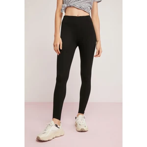 Ember Kadın Pamuklu Kalın Dokulu Vücudu Tamamen Saran Uzun Toparlayıcı Siyah Tayt