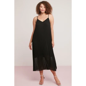 Opelıa Kadın Piliseli Şifon Kolsuz Ince Askılı Siyah Büyük Beden Elbise