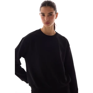 Siyah Bisiklet Yaka Regular Kesim Pamuklu Sweatshirt