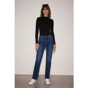 Dik Yaka Uzun Kol Bluz