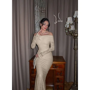 Esra Helvacı Astarlı Madonna Yaka Elbise