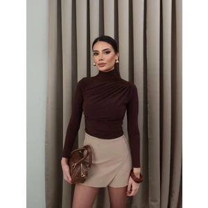 Omuz ve Bel Pile Detaylı Bluz