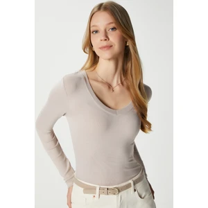 Kadın Zera Lux Touch V Yaka Bej Bluz