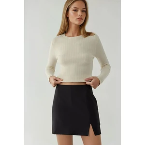 Kadın Mini Yırtmaçlı Şort Etek Siyah