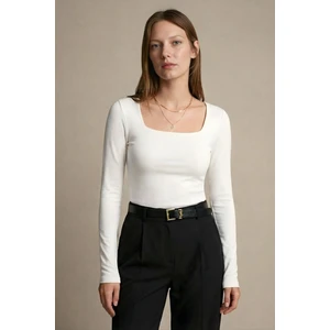 Kadın Uzun Kollu Kare Yaka Basic Bluz -Ekru