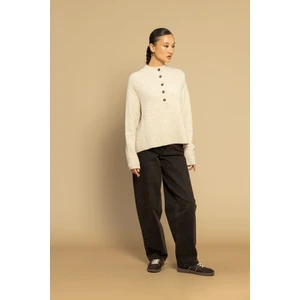 Nisan Triko Düğmeli Triko Kazak