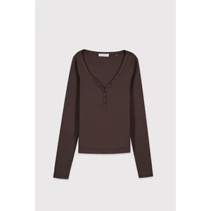 Düğmeli Patlı Uzun Kollu Üst