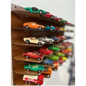 Exalted Hawk 1/64 Model Araba Duvar Rafı