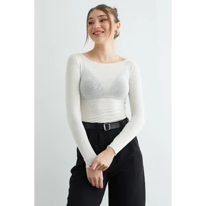 Kayık Yaka Transparan Bluz