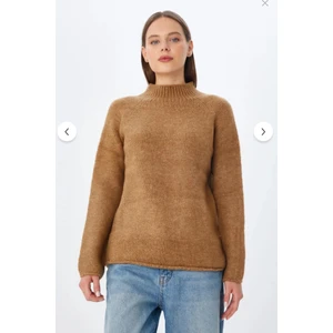 Siyah Triko Kazak Dik Yaka Kadın